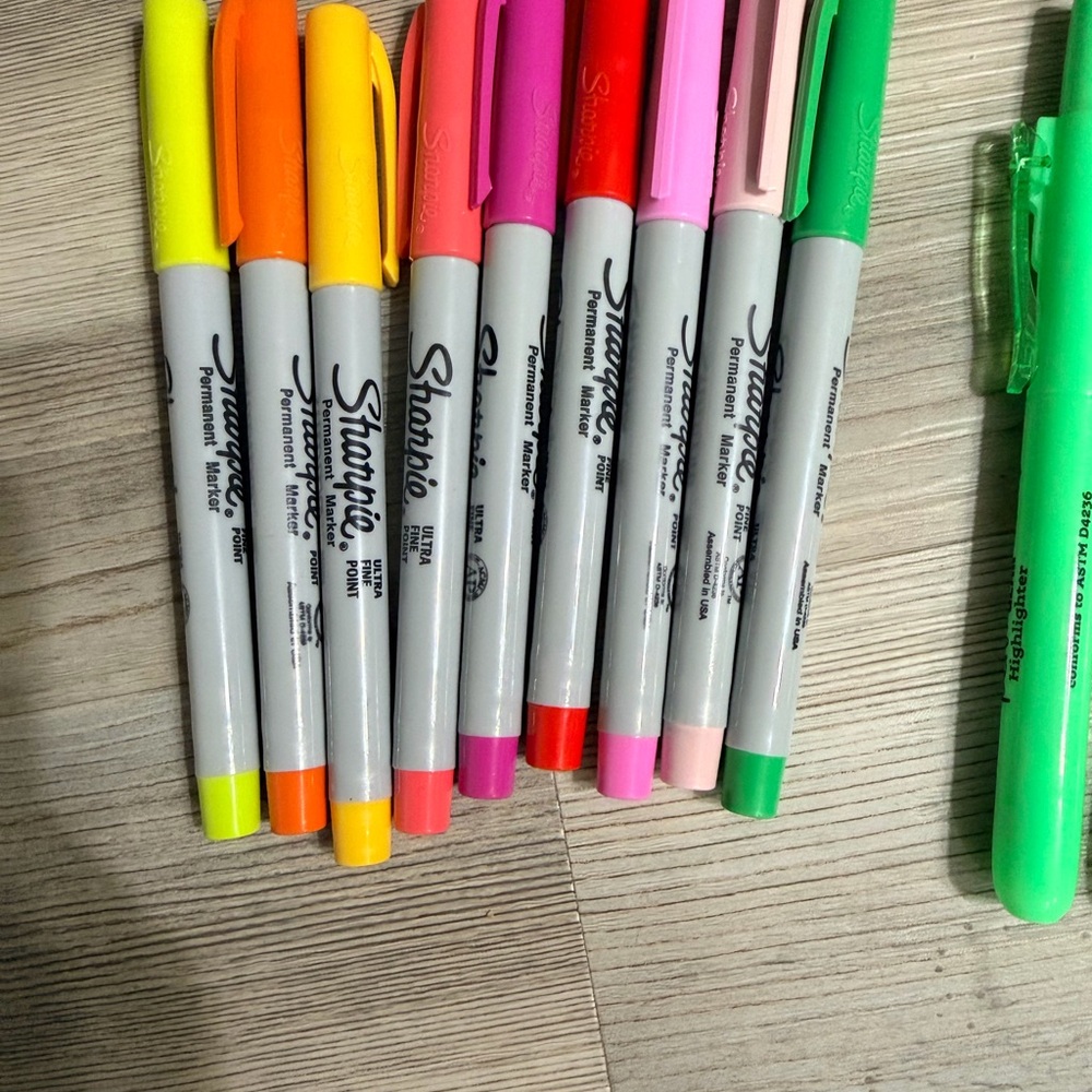 Sharpie Assorted Color Marker Set - Picture 3 of 6
